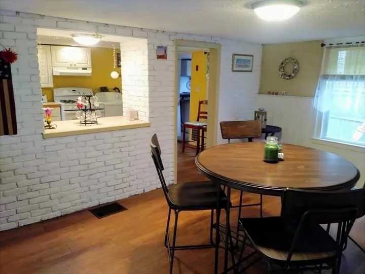 Photo of 4 Lewis Ct