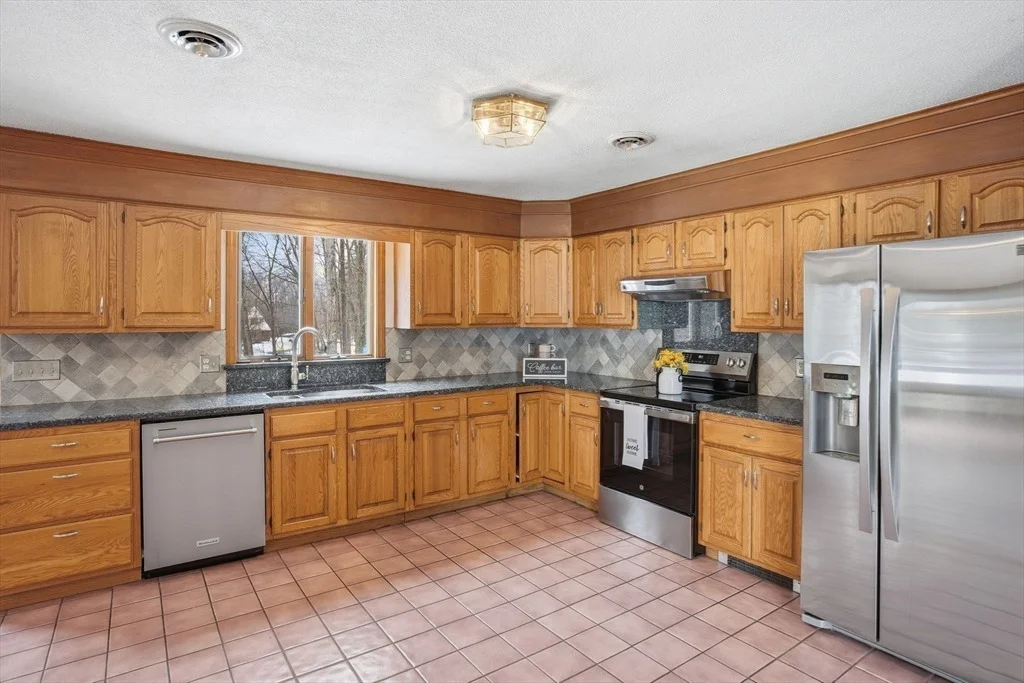 Photo of 80 Elizabeth Dr