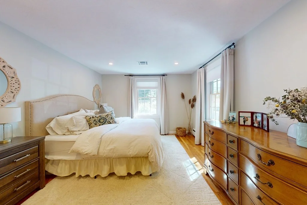 Photo of 10 Glen Cir