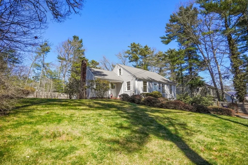 Photo of 492 Delano Rd