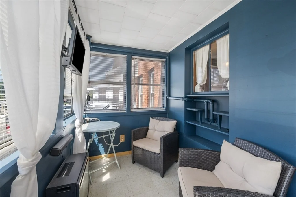 Photo of 2271 Main St