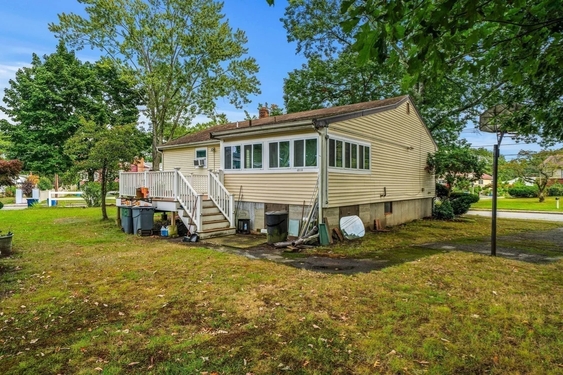 Photo of 4 Niles Rd