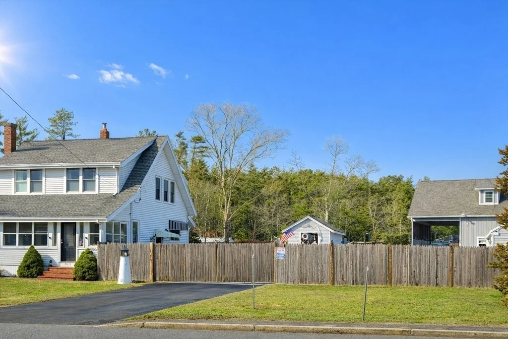 Photo of 2614 Cranberry Highway