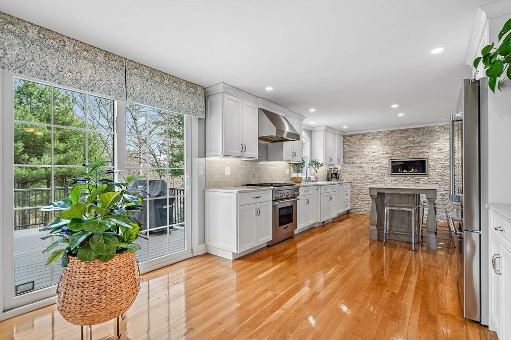 Photo of 16 Christopher Dr