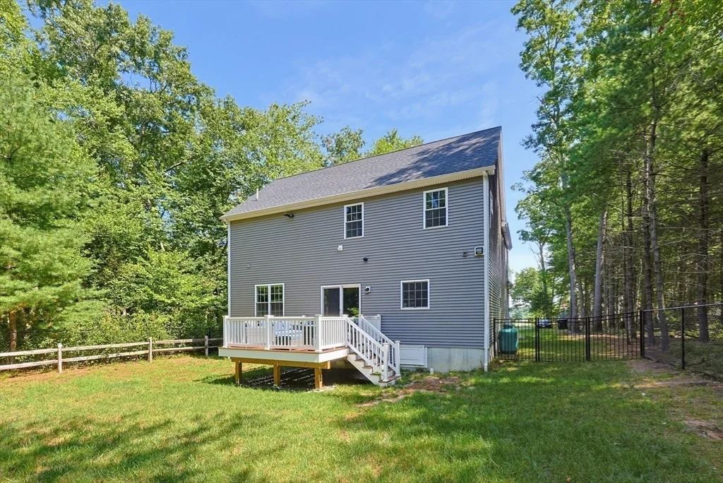 Photo of 74 King Philip Rd
