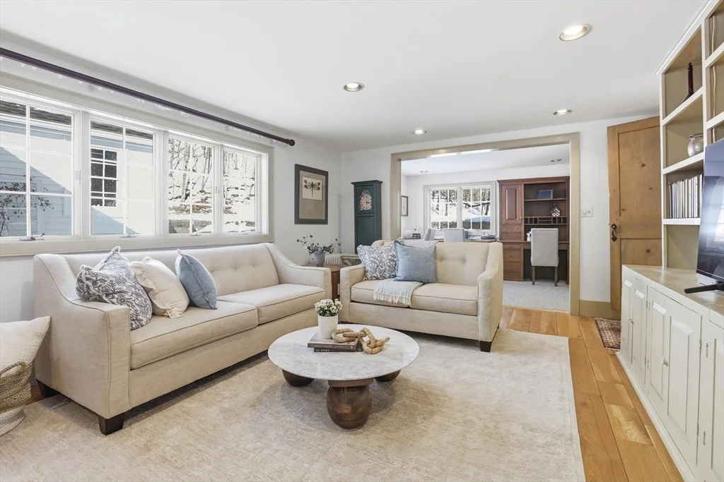 Photo of 105 Lexington Rd