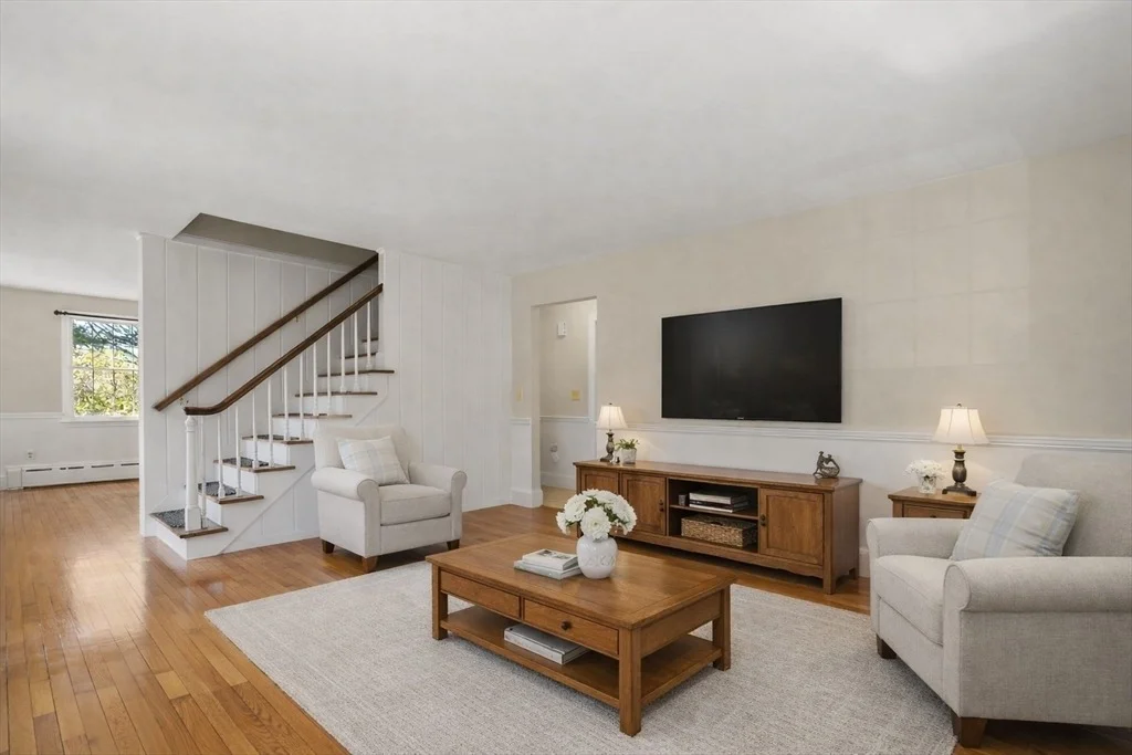 Photo of 492 Delano Rd