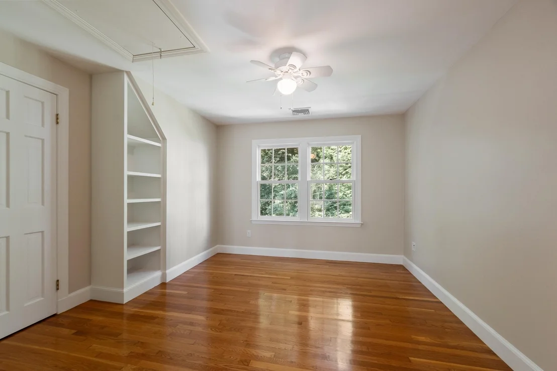 Photo of 5 Tavern Ln