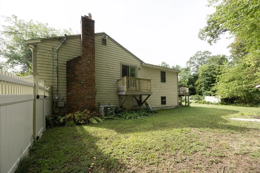 Photo of 23 Lexington Ln