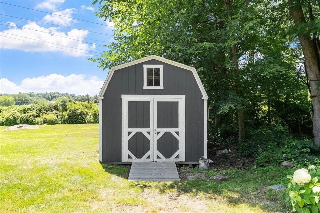 Photo of 5 Adirondack Rd