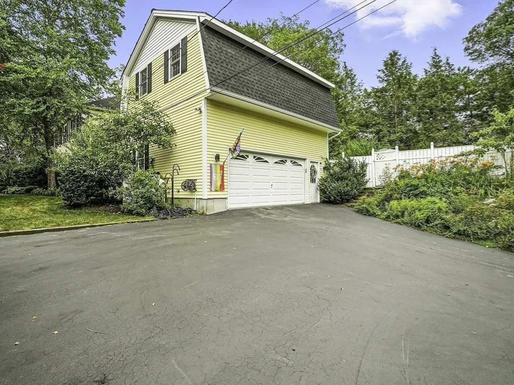 Photo of 9 Oak Hill Road