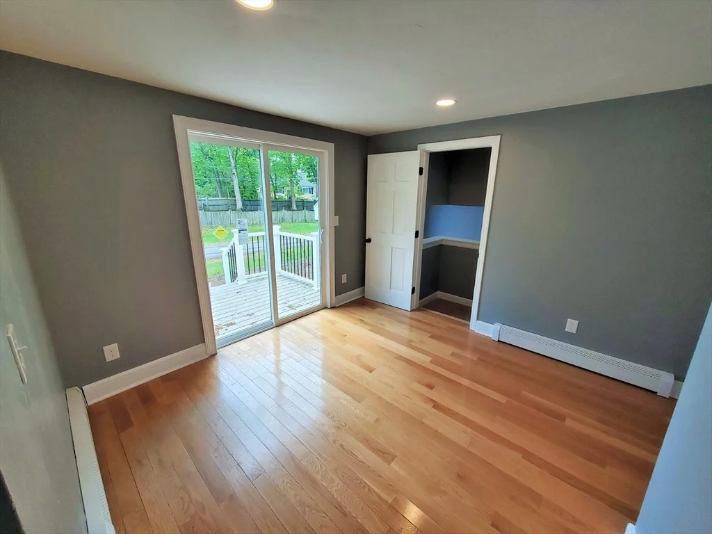 Photo of 286 Raynor Ave