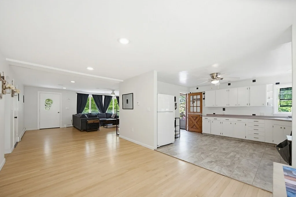 Photo of 101 Edgewater Dr