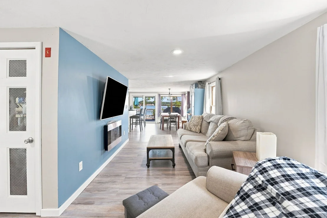 Photo of 111 King Philip Rd