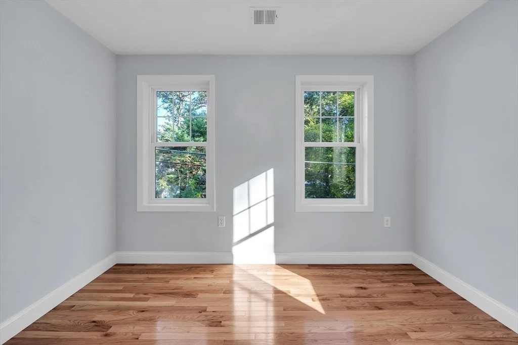 Photo of 18 Columbine Rd