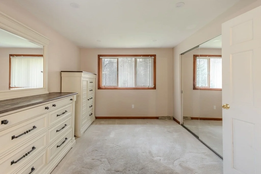 Photo of 46 Puritain Drive