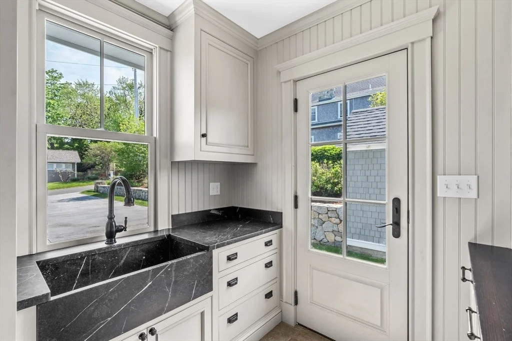 Photo of 48 Whiton Ave
