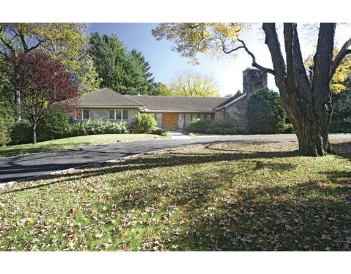 Photo of 300 Dudley St