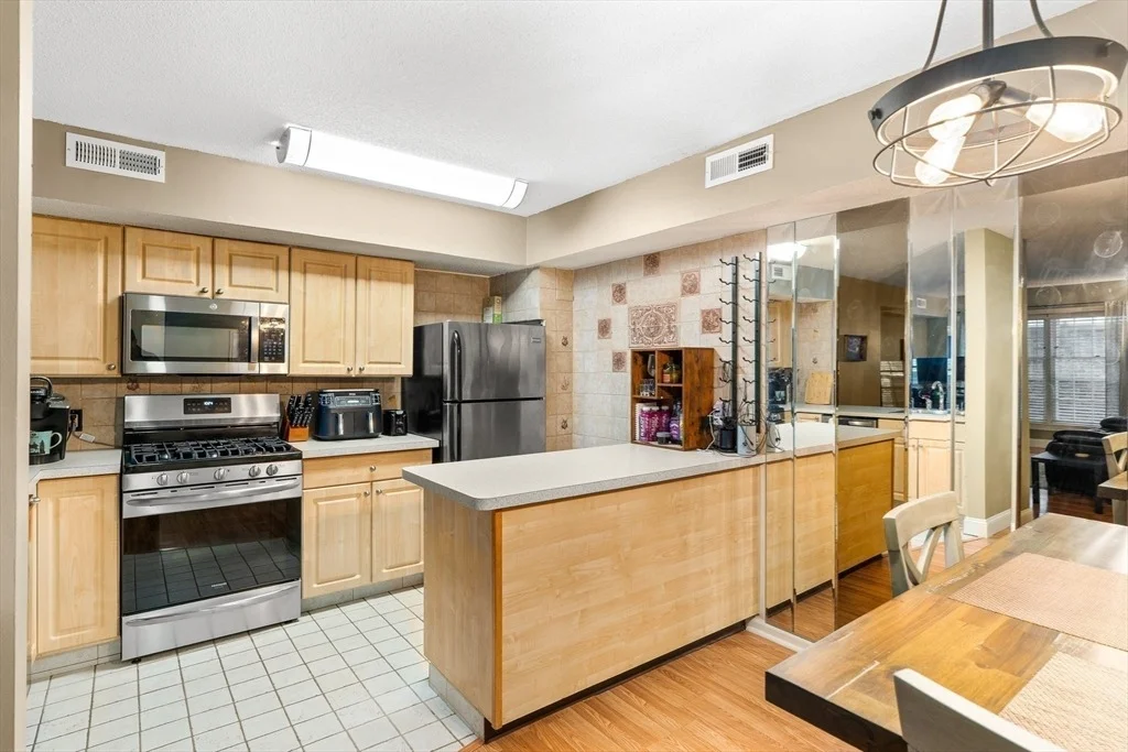 Photo of Unit 80 at 80 Williamsburg Dr
