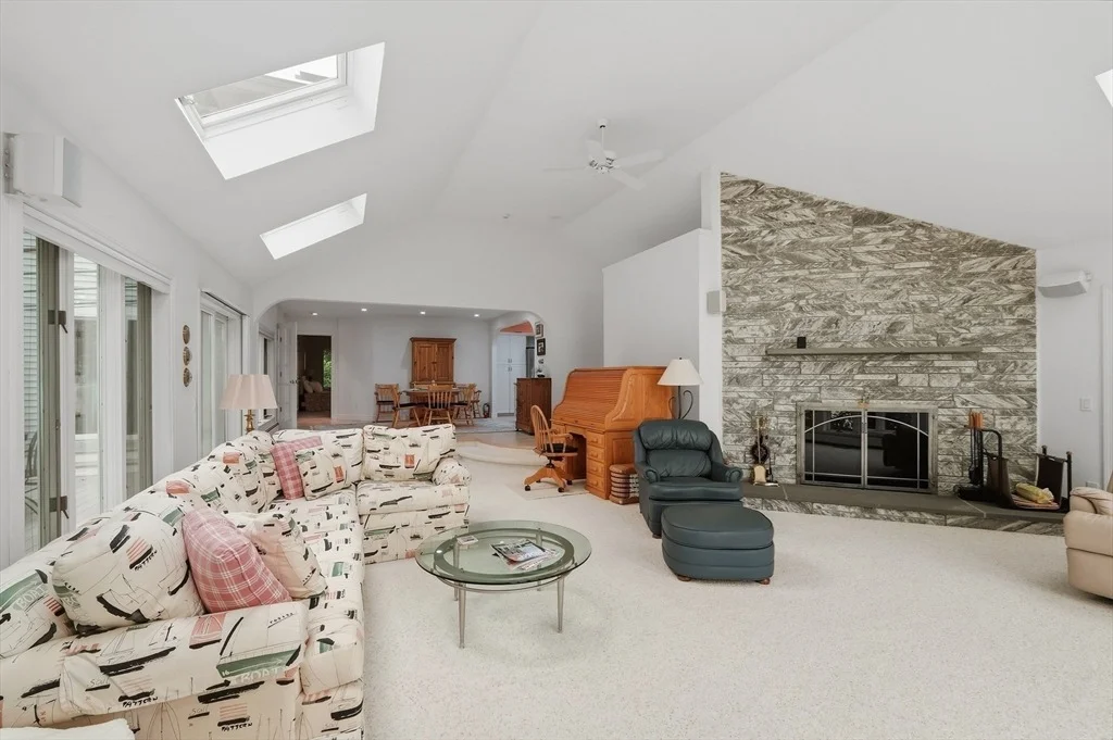 Photo of 34 Shirley Point Rd