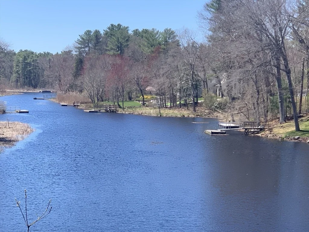Photo of 101 River Rd