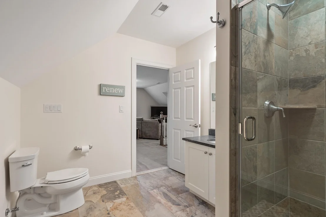 Photo of 48 Robinson Dr