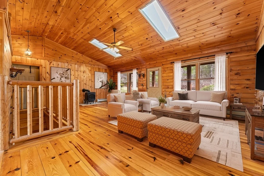 Photo of 15 Quissett Rd