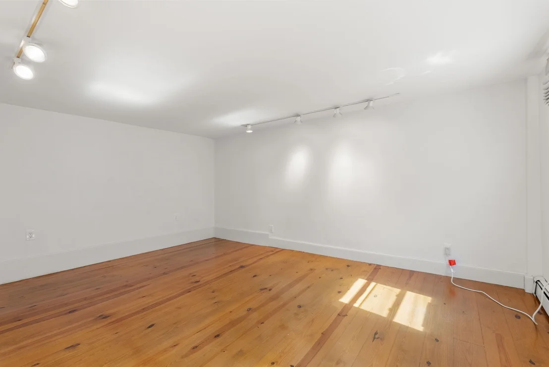Photo of 8 Lewis Court