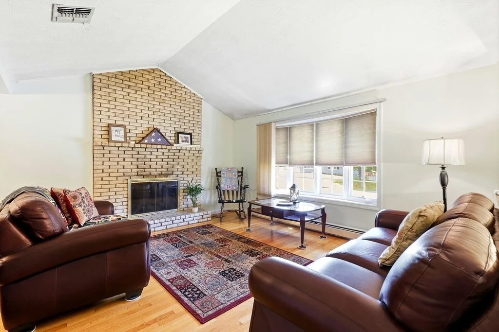 Photo of 359 Howe Street