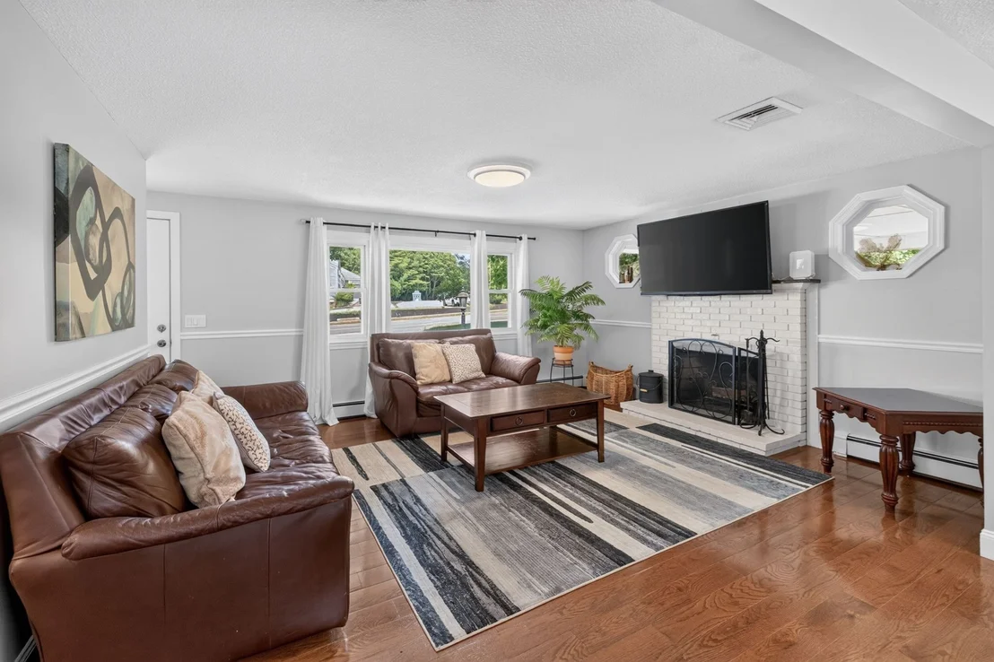 Photo of 315 Broadway