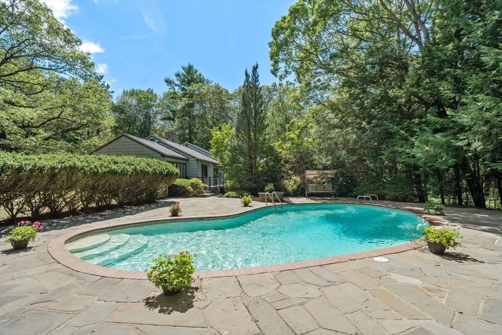 Photo of 169 Hickory Rd