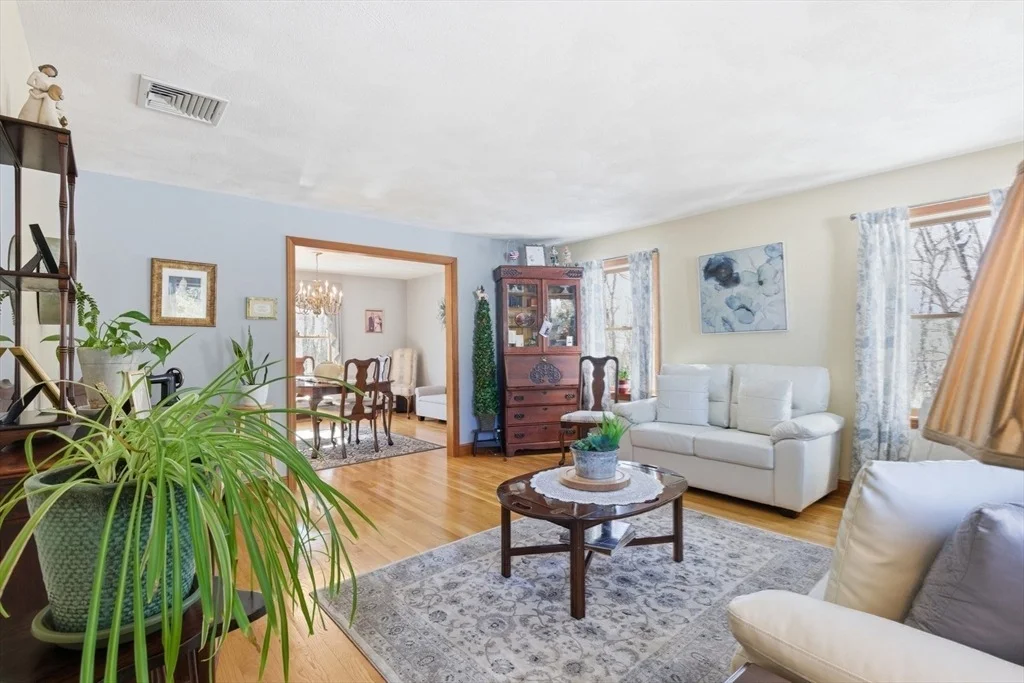 Photo of 194 Sanborn Lane