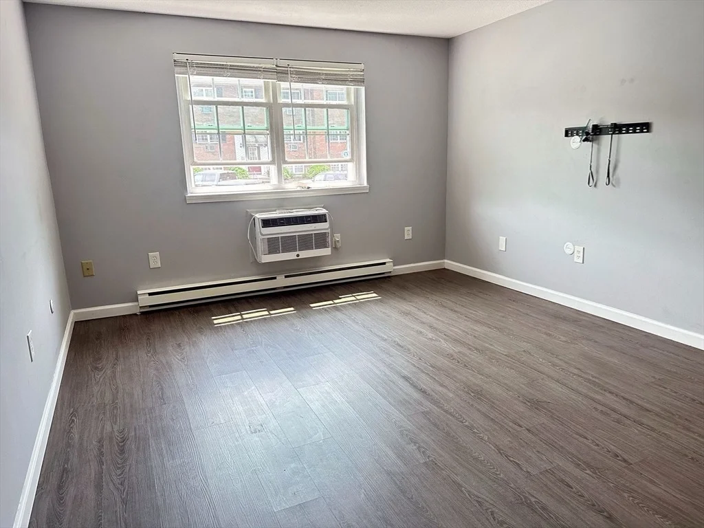 Photo of Unit D at 4 Maple Crest Circle