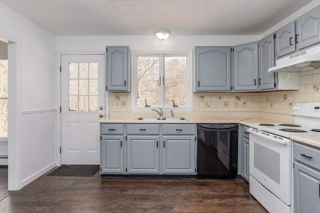 Photo of 106 Knower Rd