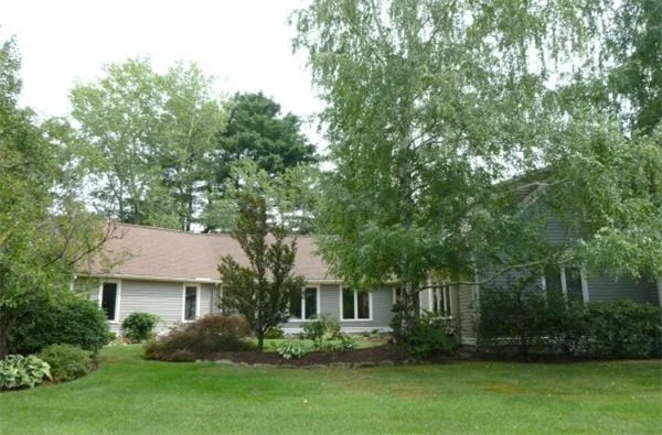 Photo of 2 Fieldstone Drive