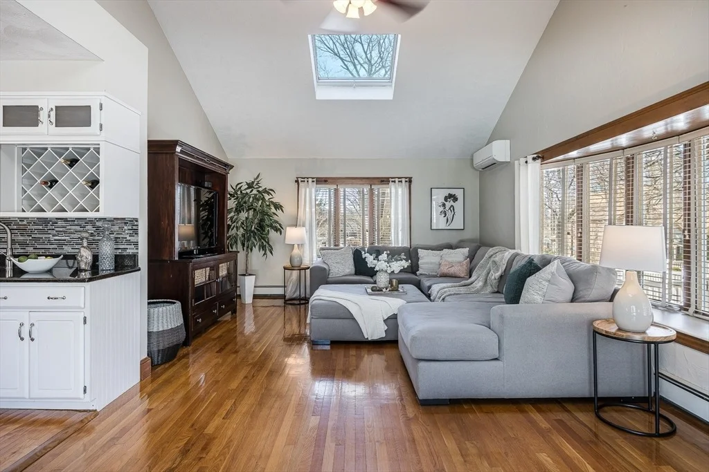 Photo of 89 Grand Street
