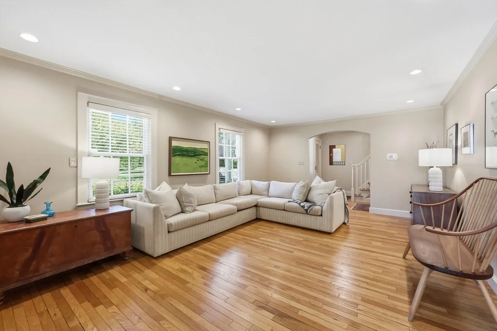 Photo of 77 Pleasantview Avenue