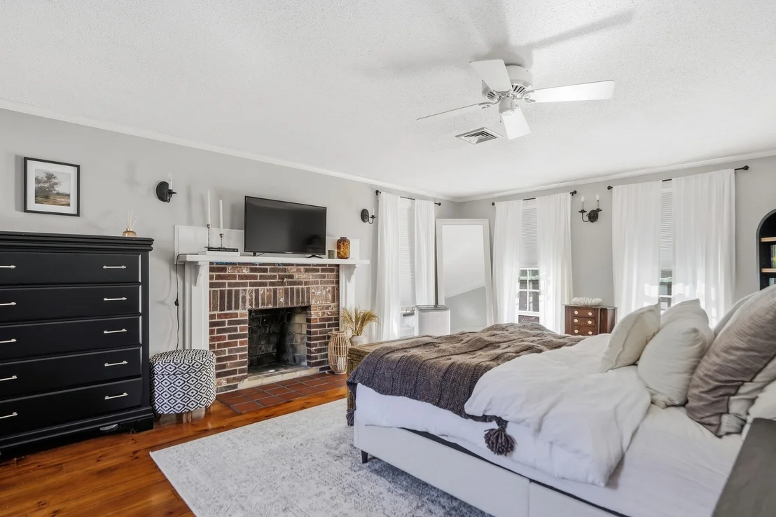 Photo of 355 Tyler St