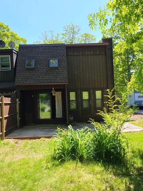 Photo of Unit F at 3 Fairway Dr