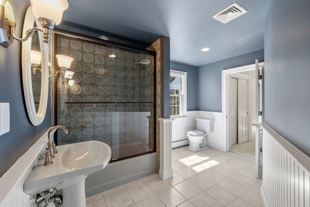 Photo of 286 Mayflower Cir