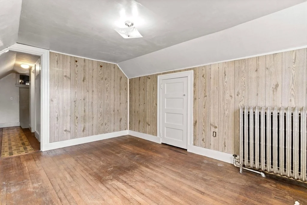 Photo of 37 Greenhalge Ave