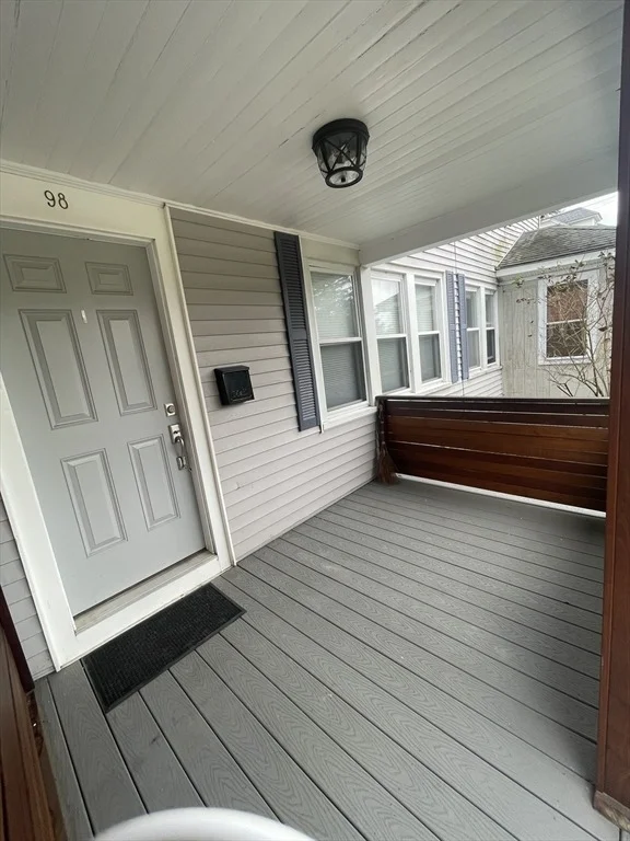 Photo of Unit 98 at 98 Everett St
