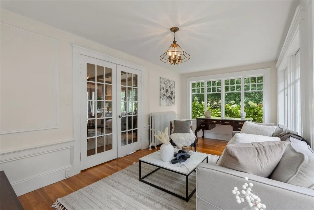 Photo of 855 Commonwealth Ave