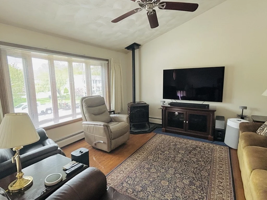 Photo of 166 Mohawk Dr