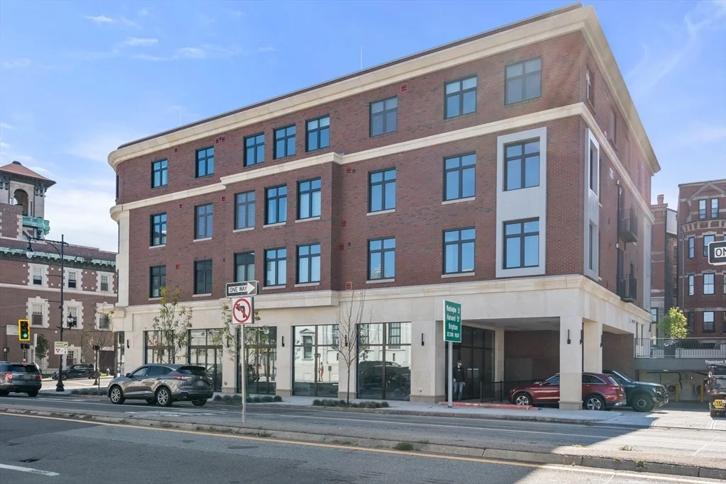Photo of Unit 2 at 69 Walnut Street