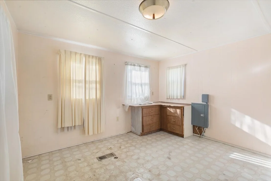 Photo of 20 Eglin Blvd.