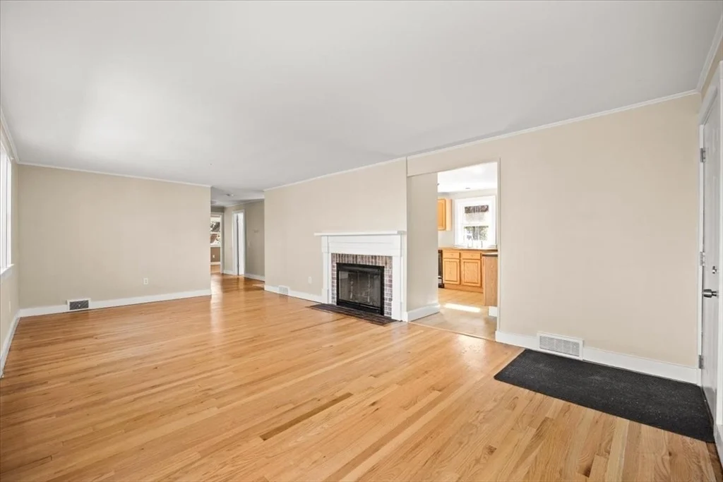 Photo of 365 Phinneys Ln