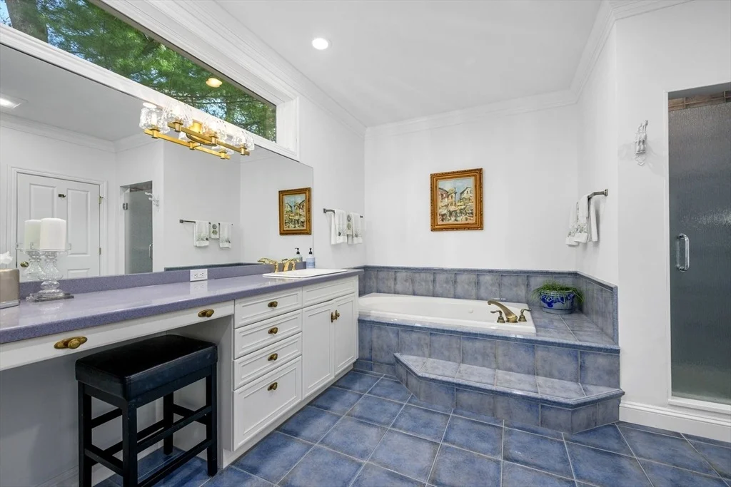 Photo of 131 Dunrobin Road