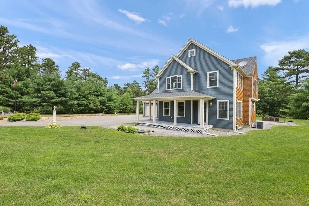 Photo of 10 Pond Edge Trl
