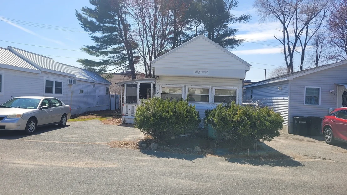 Photo of Unit 6 at 846 Broadway